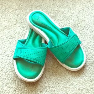 Nike comfort footbed slides